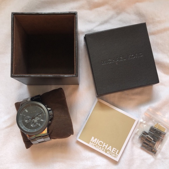 EUC Michael Kors Chronograph Gunmetal Men's Watch - Picture 2 of 12